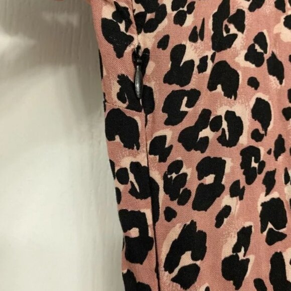 Topshop pink leopard print mini dress//Size 6 - Picture 9 of 15